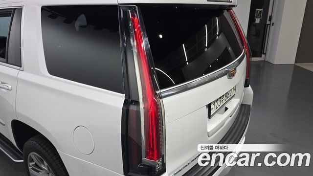 Cadillac Escalade 2020 — photo 9