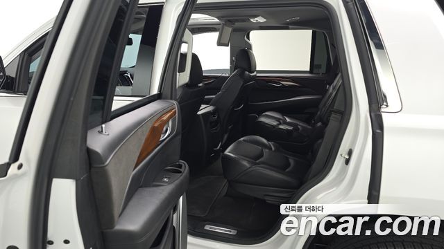 Cadillac Escalade 2020 — photo 29