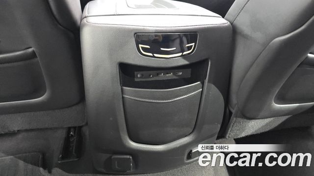 Cadillac Escalade 2020 — photo 31