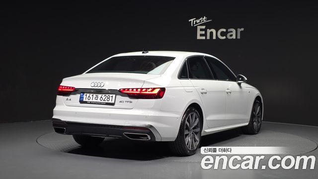 Audi A4 2023 — photo 2