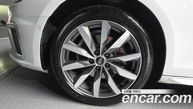 Audi A4 2023 — photo 5