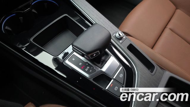Audi A4 2023 — photo 9