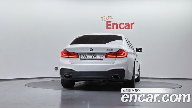 BMW 5-Series 2018 — photo 4