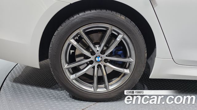BMW 5-Series 2018 — photo 5