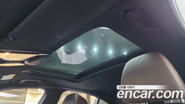 BMW 5-Series 2018 — photo 19