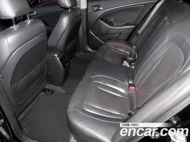 Kia K5 2011 — photo 7