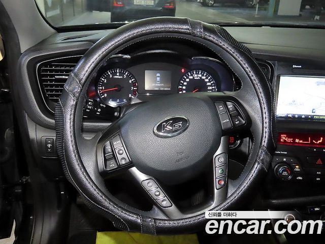 Kia K5 2011 — photo 8