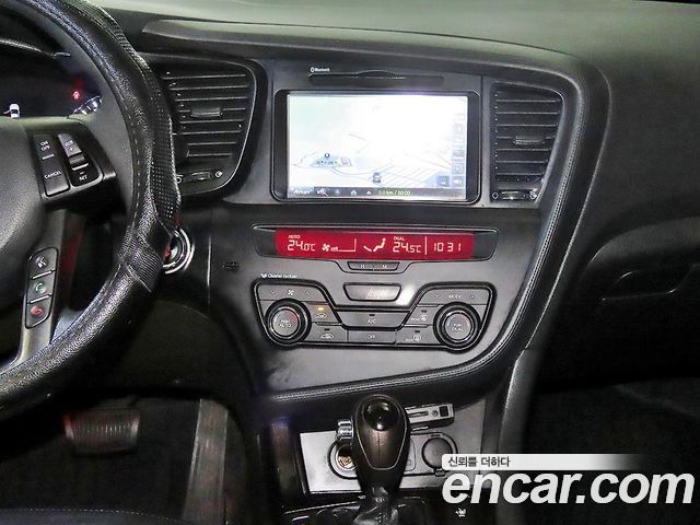 Kia K5 2011 — photo 11