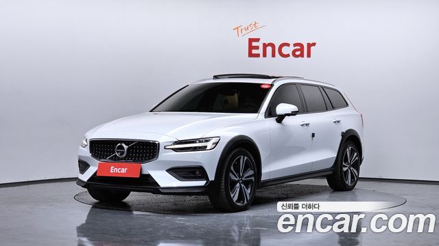 Volvo V60 2021 — photo 1