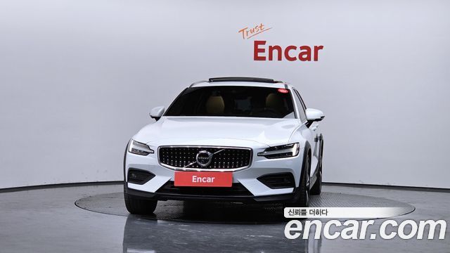 Volvo V60 2021 — photo 3