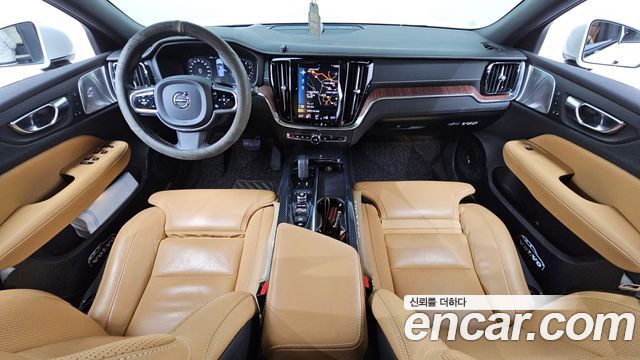 Volvo V60 2021 — photo 10