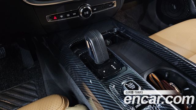 Volvo V60 2021 — photo 12