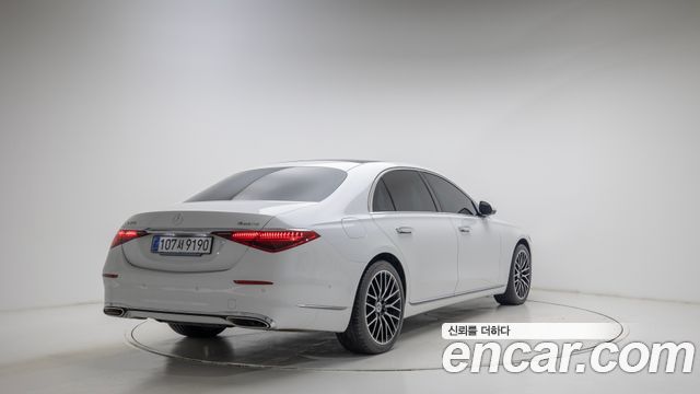Mercedes-Benz S-Class 2025 — photo 2