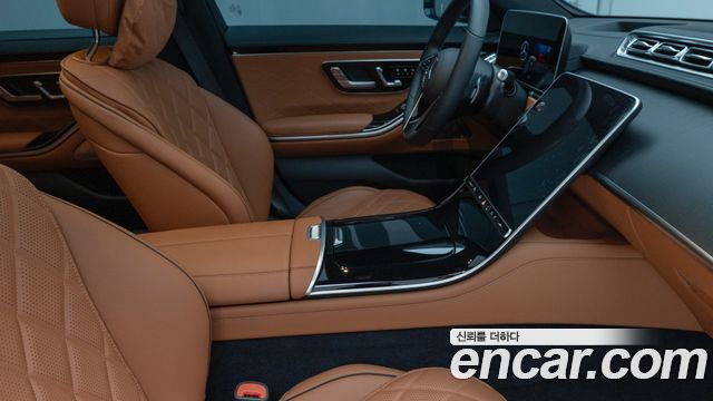 Mercedes-Benz S-Class 2025 — photo 9