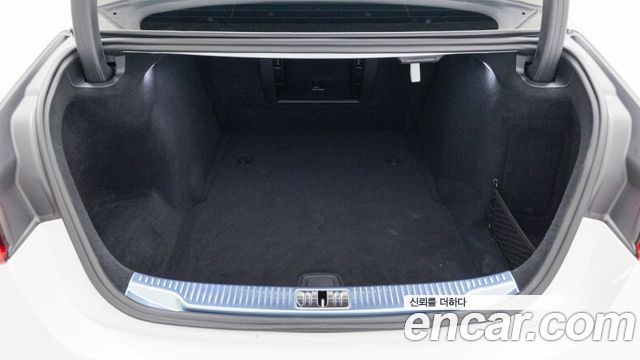 Mercedes-Benz S-Class 2025 — photo 11