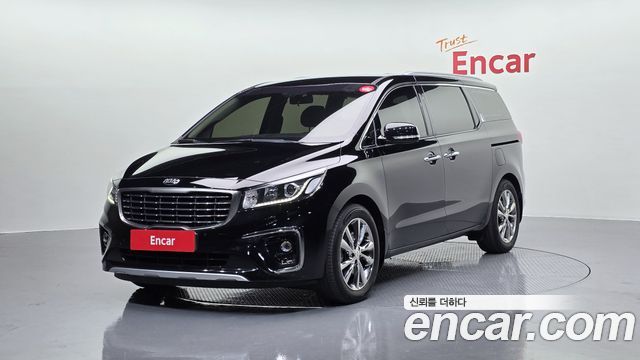 Kia Canival 2020 — photo 1