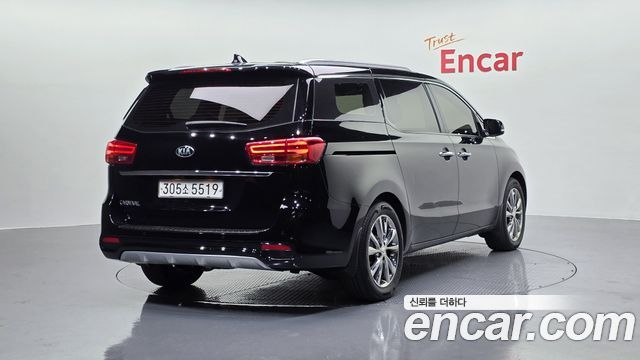 Kia Canival 2020 — photo 2