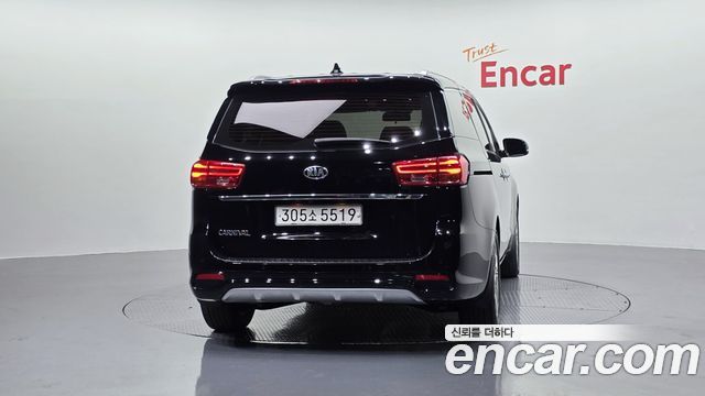 Kia Canival 2020 — photo 4