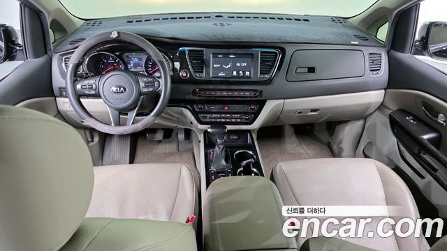 Kia Canival 2020 — photo 10