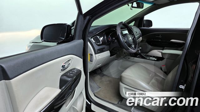 Kia Canival 2020 — photo 13