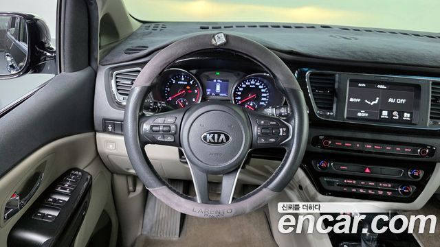 Kia Canival 2020 — photo 19
