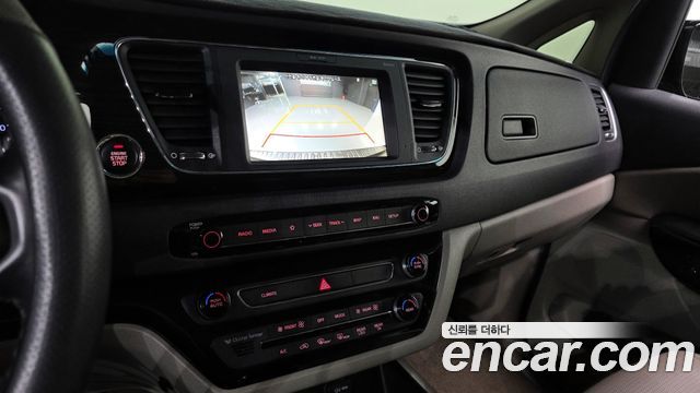 Kia Canival 2020 — photo 21