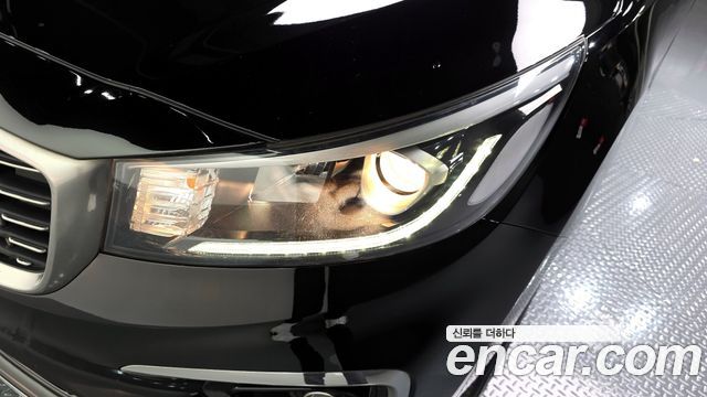 Kia Canival 2020 — photo 8