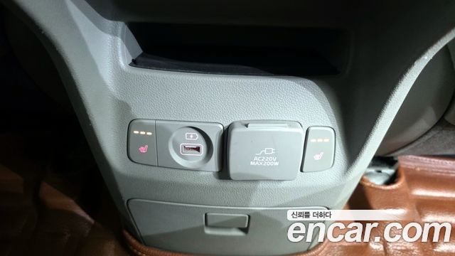 Kia Canival 2017 — photo 25