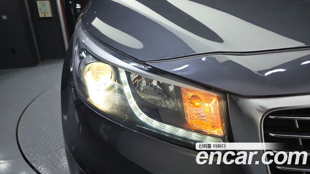 Kia Canival 2017 — photo 8
