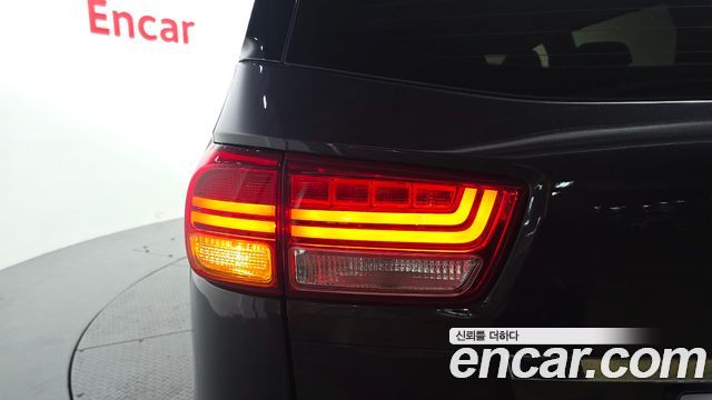Kia Canival 2017 — photo 9