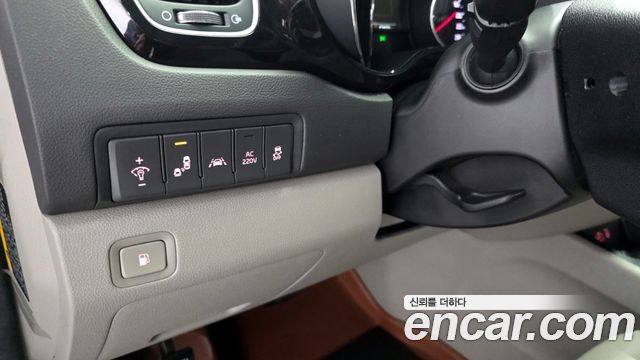 Kia Canival 2017 — photo 28