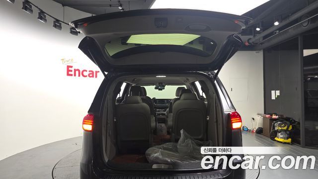 Kia Canival 2017 — photo 29