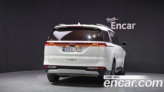 Kia Canival 2023 — photo 4
