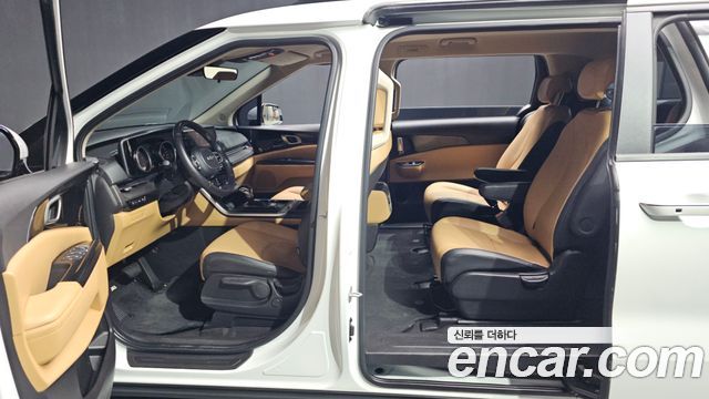 Kia Canival 2023 — photo 13