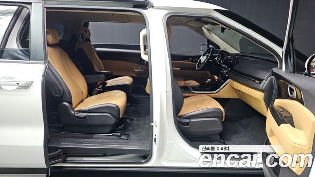 Kia Canival 2023 — photo 18