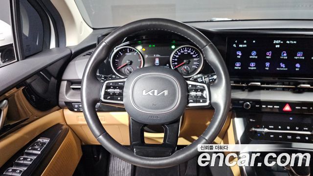 Kia Canival 2023 — photo 19