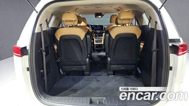 Kia Canival 2023 — photo 26