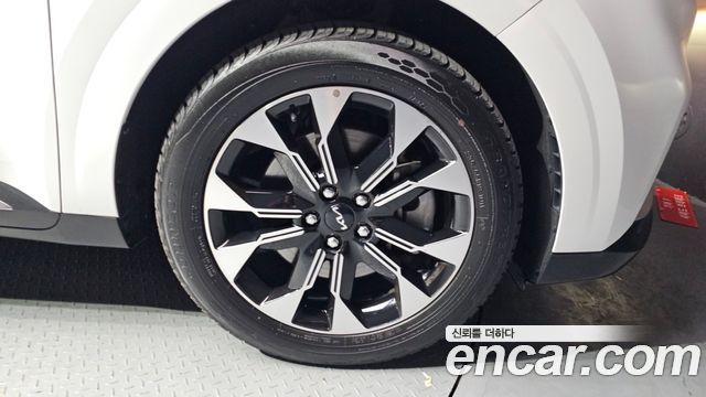 Kia Canival 2023 — photo 7