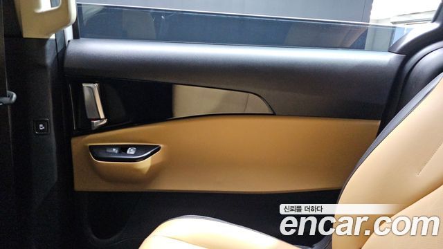 Kia Canival 2023 — photo 15