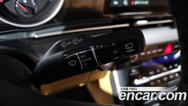 Kia Canival 2023 — photo 16