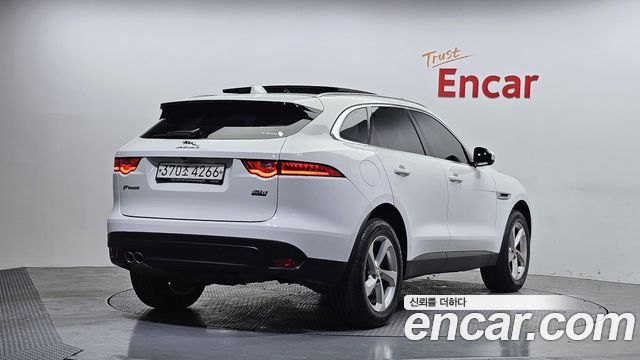 Jaguar F-PACE 2019 — photo 2