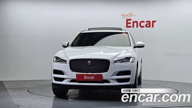 Jaguar F-PACE 2019 — photo 3
