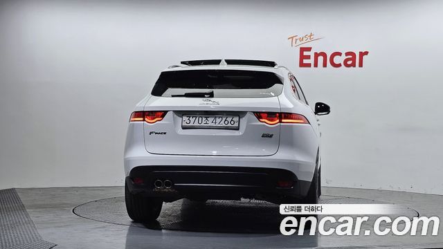 Jaguar F-PACE 2019 — photo 4