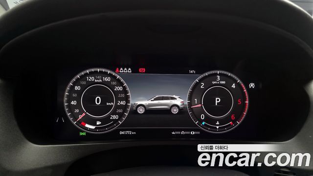 Jaguar F-PACE 2019 — photo 11