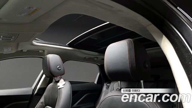 Jaguar F-PACE 2019 — photo 22