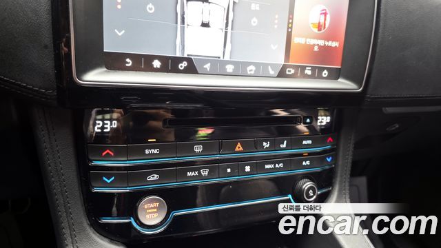 Jaguar F-PACE 2019 — photo 23