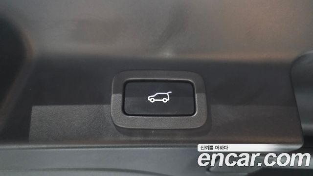 Jaguar F-PACE 2019 — photo 31