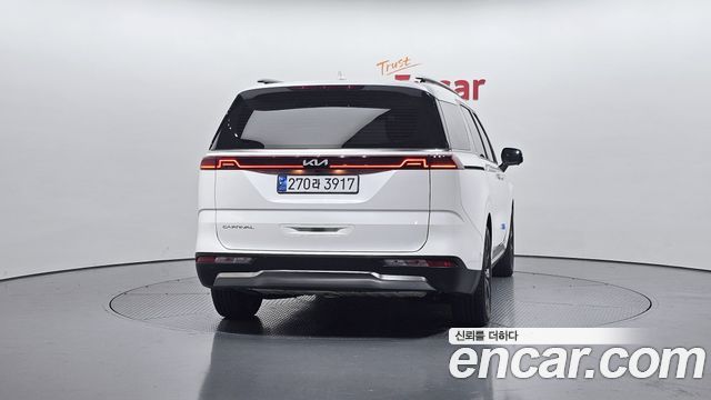Kia Canival 2022 — photo 4