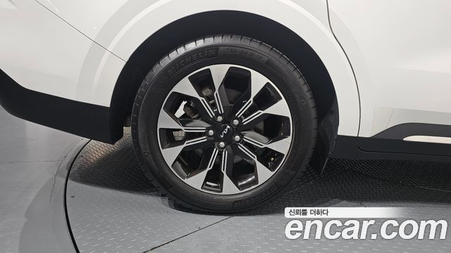 Kia Canival 2022 — photo 5