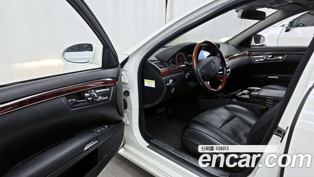 Mercedes-Benz S-Class 2008 — photo 10